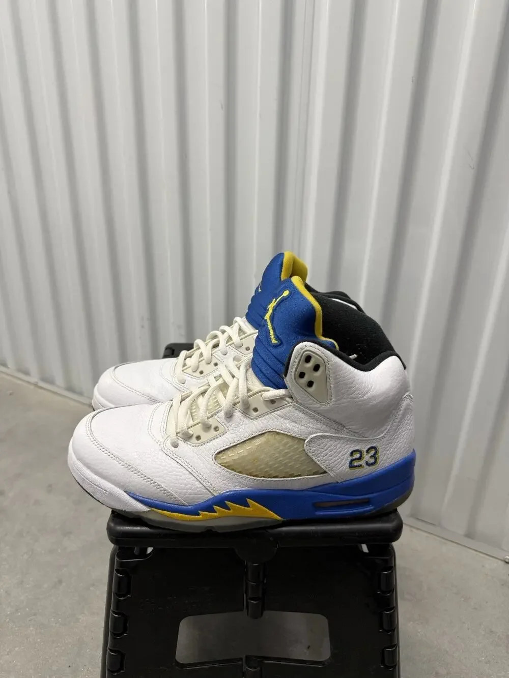 Nike Air Jordan 5 Laney White Varsity Size 9.5 Men's - 136027-189
